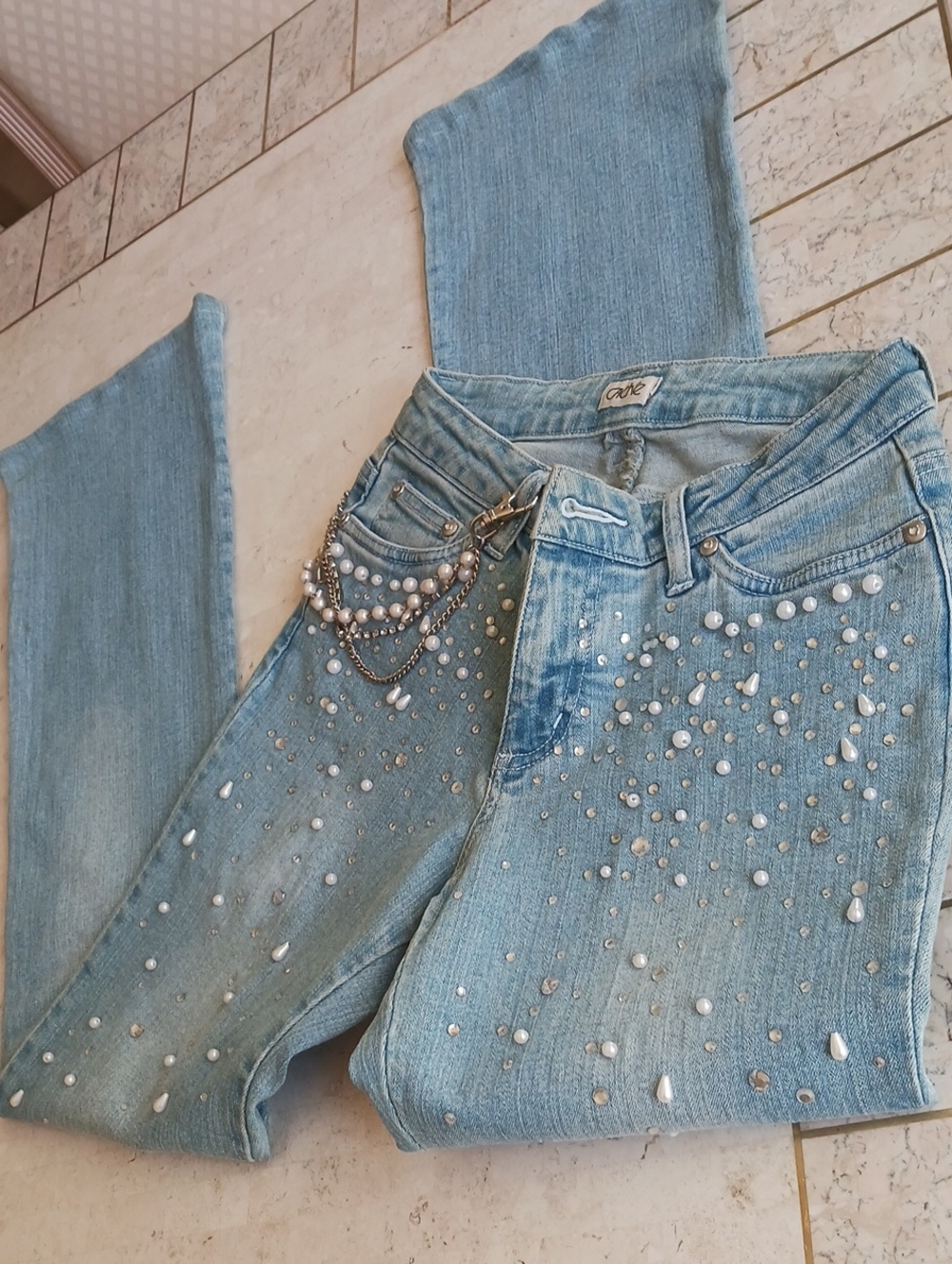 Vintage womens jeans,from store Cache with pearl and crystal design..size 0, NEW